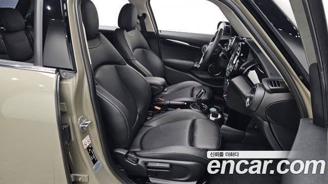 Mini Cooper 3세대, 2020 11