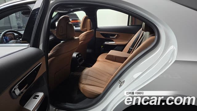 Mercedes-Benz E-класс W214 Avantgarde, 2025 11