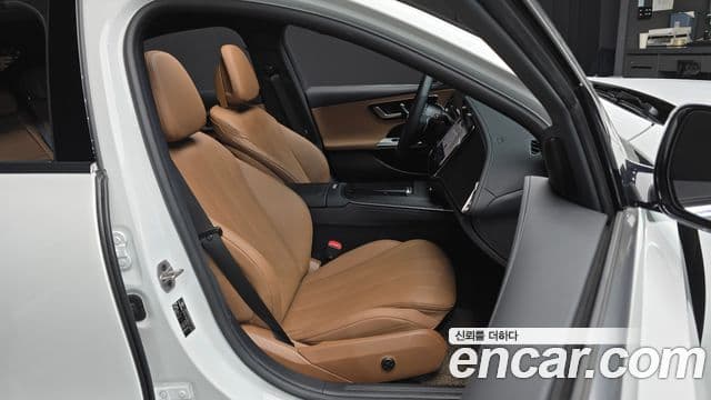 Mercedes-Benz E-класс W214 Avantgarde, 2025 12
