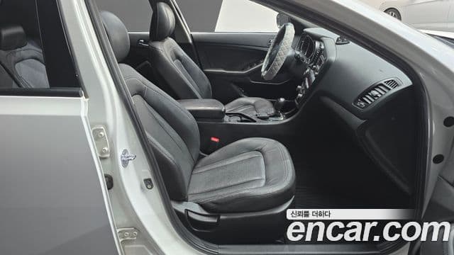 Kia K5 2.0 Deluxe, 2011 10