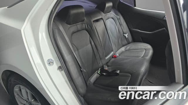 Kia K5 2.0 Deluxe, 2011 12