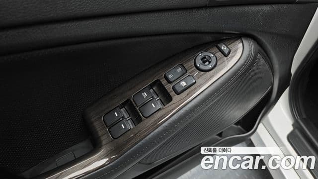 Kia K5 2.0 Deluxe, 2011 16