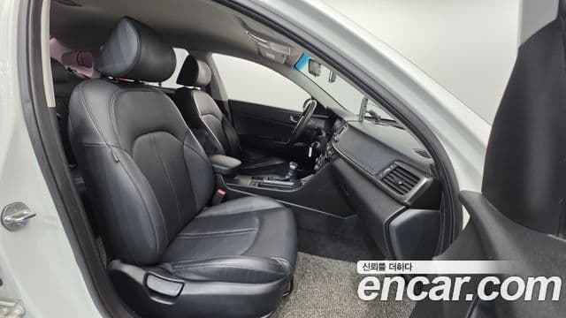 Kia K5 2세대 Luxury, 2016 10