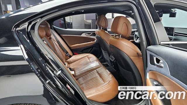 Genesis G70 Elite, 2019 12