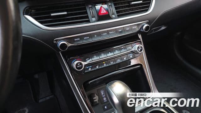 Hyundai Grandeur IG 3.0 LPi Modern (арендный автомобиль), 2019 17