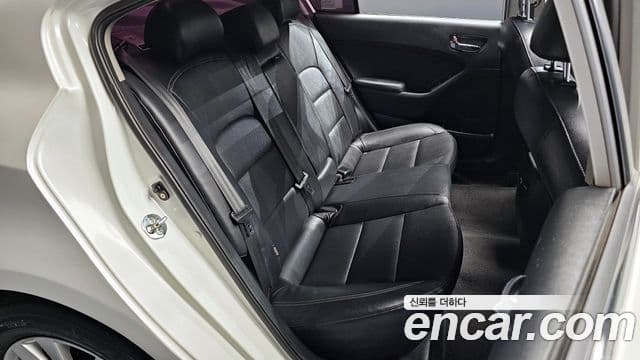 Kia K3 Prestige, 2015 12