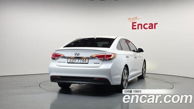 Hyundai LF Sonata гибрид Modern, 2015 4