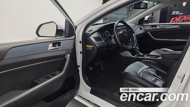 Hyundai LF Sonata гибрид Modern, 2015 10