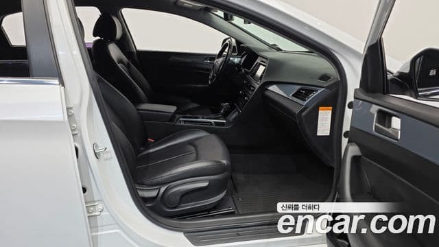 Hyundai LF Sonata гибрид Modern, 2015 11