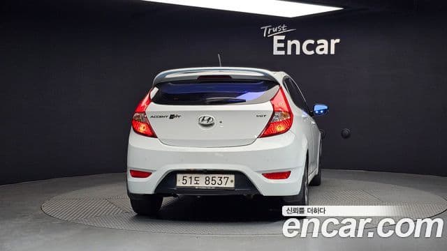 Hyundai Accent(новый кузов / новое поколение) Premier, 2013 4