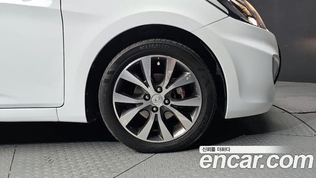 Hyundai Accent(новый кузов / новое поколение) Premier, 2013 все фото