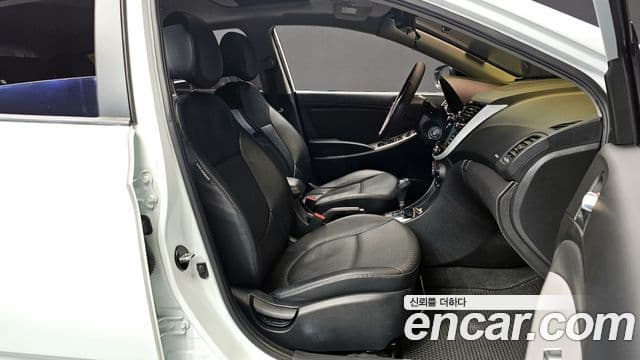 Hyundai Accent(новый кузов / новое поколение) Premier, 2013 10