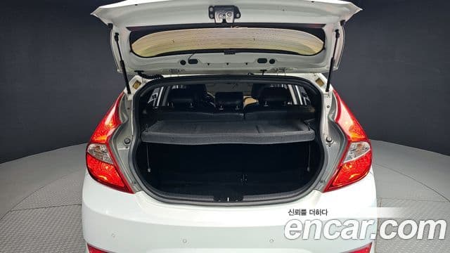 Hyundai Accent(новый кузов / новое поколение) Premier, 2013 20