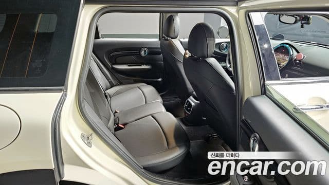 Mini Cooper 클럽맨 2세대, 2021 12