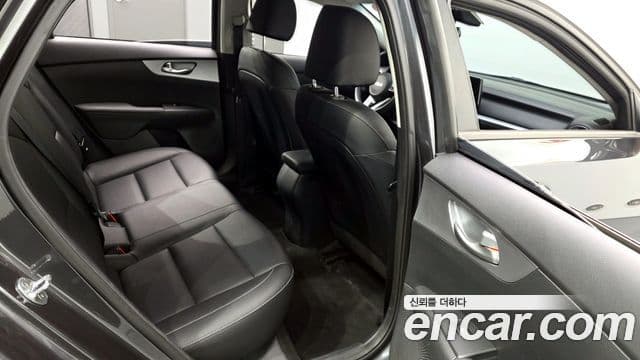 Kia The / новый New K3 2세대 Trendy, 2022 12