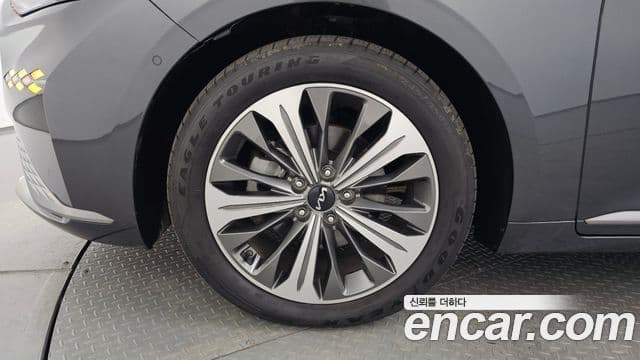 Kia K8 гибрид Signature, 2022 все фото