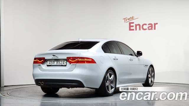 Jaguar XE 20d R스포츠, 2016 2