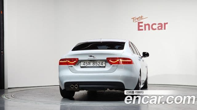 Jaguar XE 20d R스포츠, 2016 4