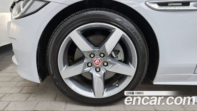 Jaguar XE 20d R스포츠, 2016 все фото