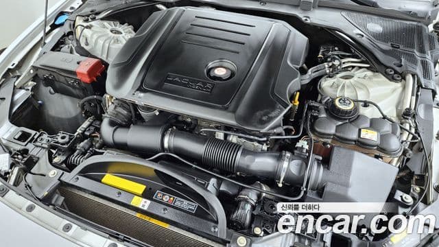 Jaguar XE 20d R스포츠, 2016 6