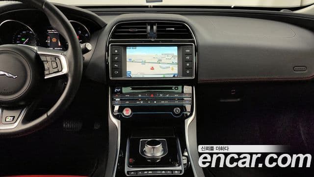 Jaguar XE 20d R스포츠, 2016 14