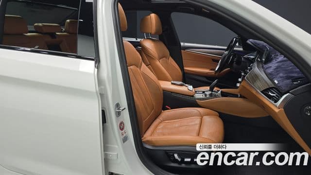 BMW 5시리즈 (G30) 520d M Sport Plus, 2017 10