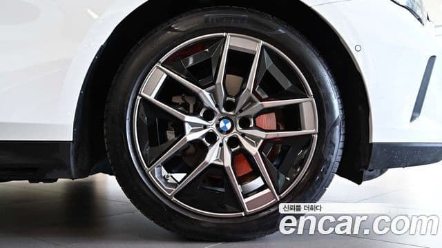 BMW 5시리즈 (G60), 2025 все фото