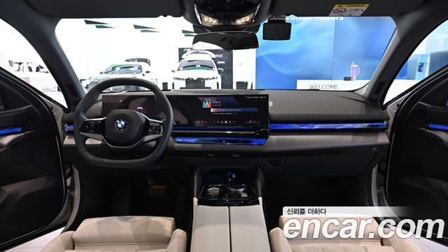 BMW 5시리즈 (G60), 2025 8