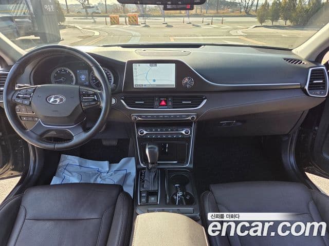 Hyundai Grandeur IG 3.0 LPi Modern (арендный автомобиль), 2018 10