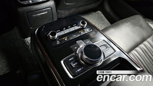 Genesis EQ900 Luxury, 2017 17