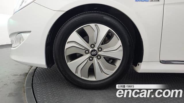 Hyundai Sonata гибрид Premium, 2014 все фото