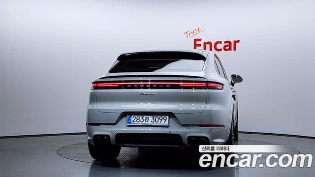 Porsche Cayenne (PO536) 3.0 E-гибрид купе, 2025 4