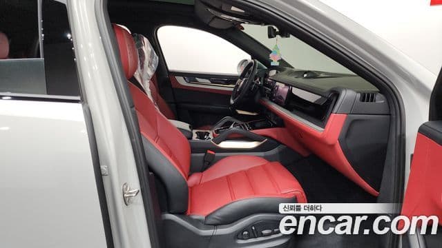 Porsche Cayenne (PO536) 3.0 E-гибрид купе, 2025 11