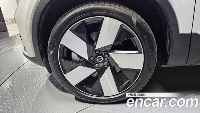 Volvo XC40 Recharge twin Ultimate, 2024 все фото