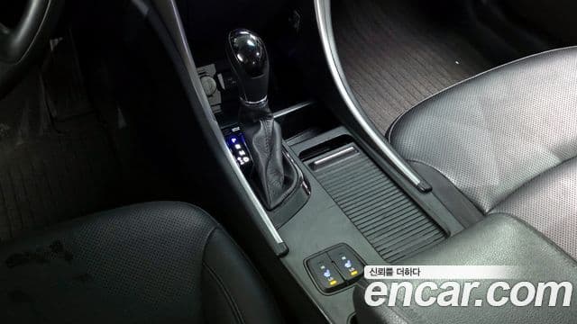 Hyundai YF Sonata Premier, 2012 9