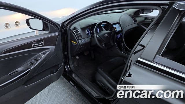 Hyundai YF Sonata Premier, 2012 12