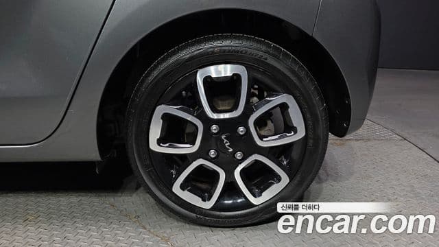 Kia The / новый New Ray Signature, 2022 все фото