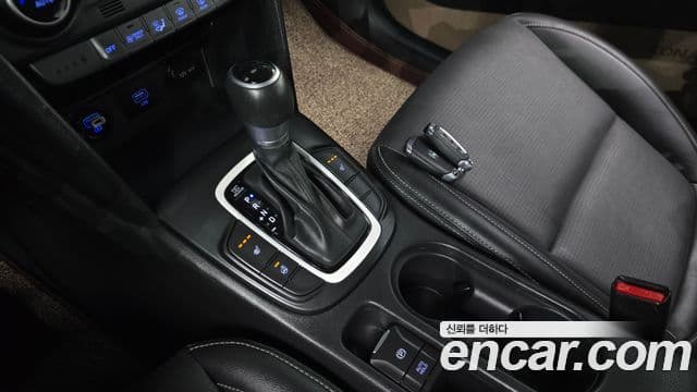 Hyundai Kona гибрид Special, 2020 9