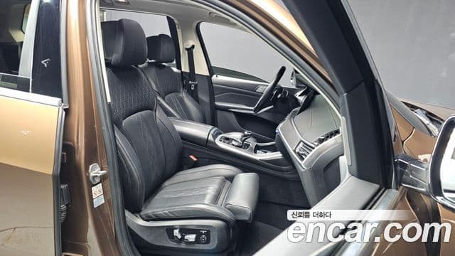 BMW X7 (G07) xDrive 30d Design Pure Excellence 6인승, 2020 11