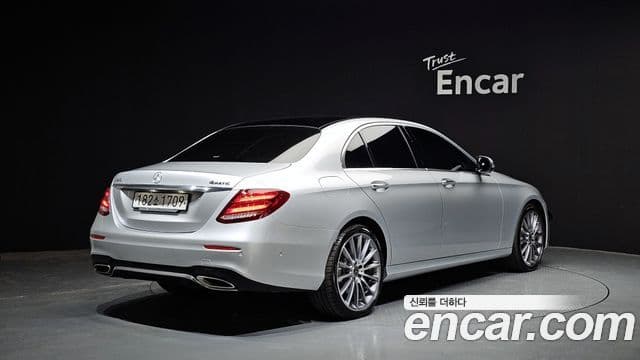 Mercedes-Benz E-класс W213 AMG Line, 2020 2