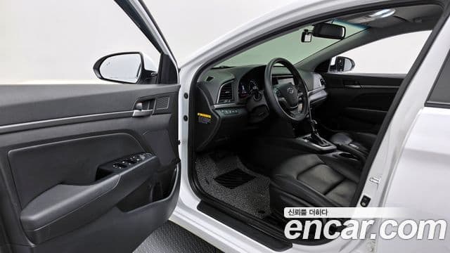 Hyundai Avante AD 1.6 GDI Value Plus, 2018 11