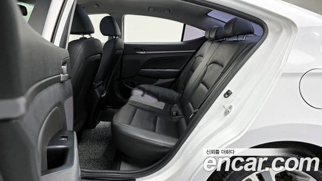 Hyundai Avante AD 1.6 GDI Value Plus, 2018 12