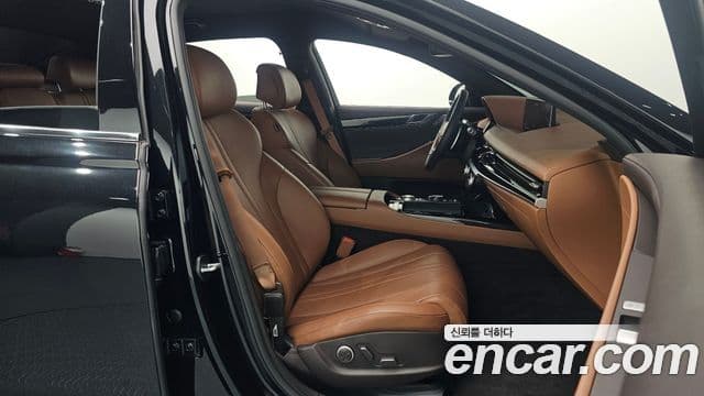 Genesis G80 (RG3) бензин 2.5 турбо 2WD, 2024 10