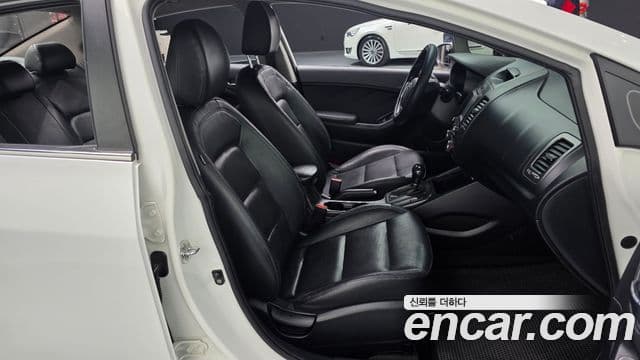 Kia K3 Prestige, 2013 10