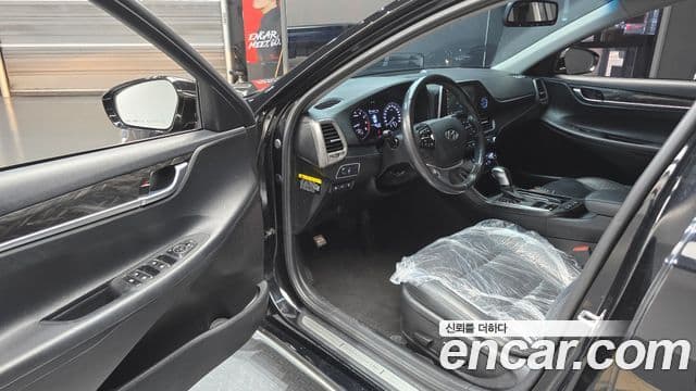 Hyundai Grandeur IG 3.0 LPi Modern (арендный автомобиль), 2019 11