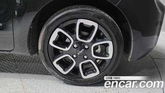 Kia The / новый New Ray Signature, 2022 все фото