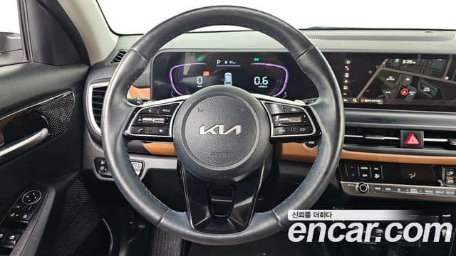 Kia The / новый New Seltos Signature, 2023 14