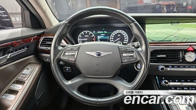 Genesis EQ900 Prestige, 2016 13