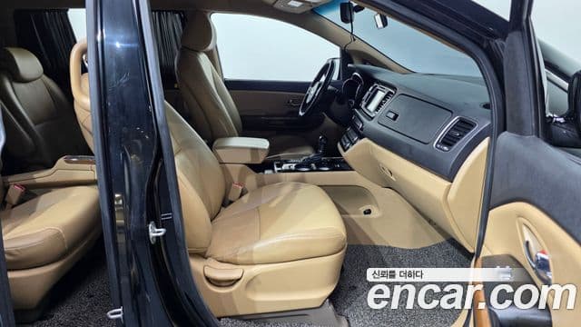 Kia All New Carnival Prestige, 2016 11
