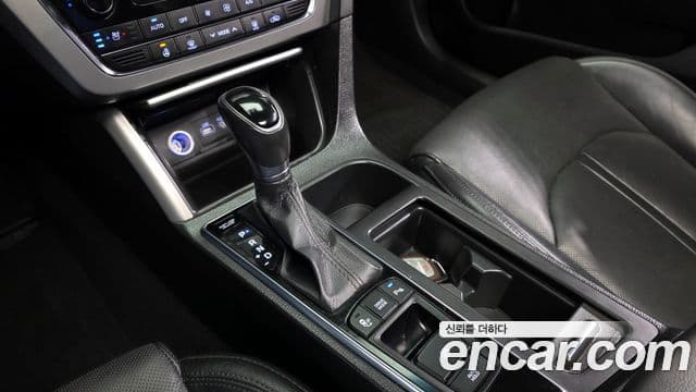 Hyundai LF Sonata Premium, 2015 9